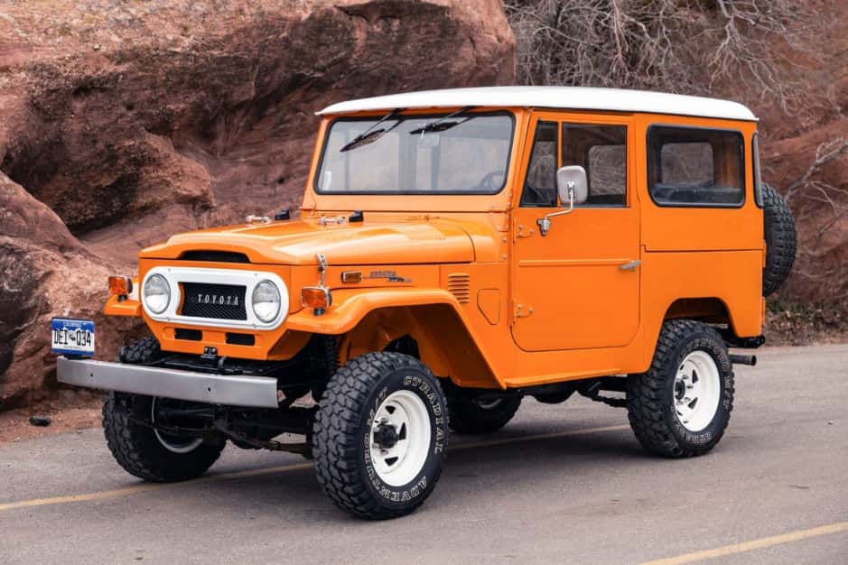 1973 Toyota Land Cruiser FJ40 sold for $27,999