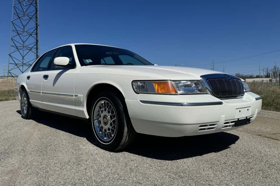 2002 Mercury Marquis & Grand Marquis sold for $16,000