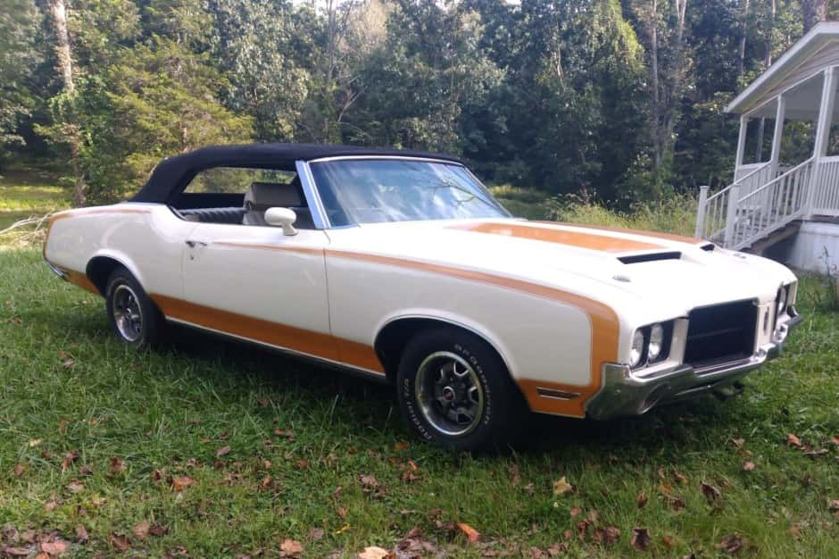 1972 Oldsmobile Cutlass sold for $19,500