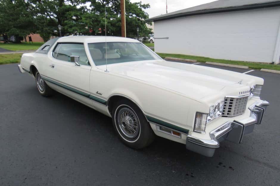1975 Ford Thunderbird (1972-1976) sold for $7,000