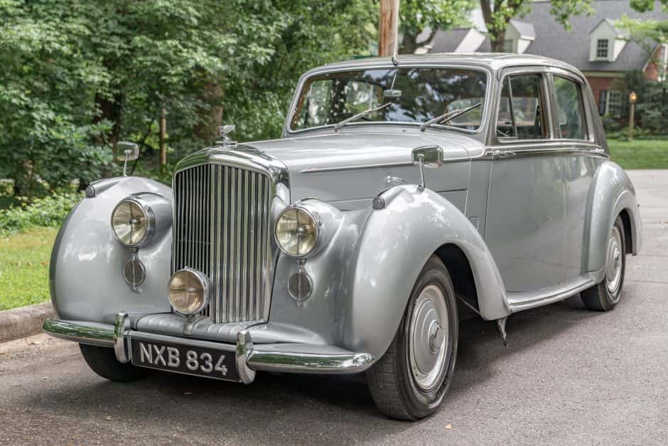 1953 Bentley R-Type sold for $37,000