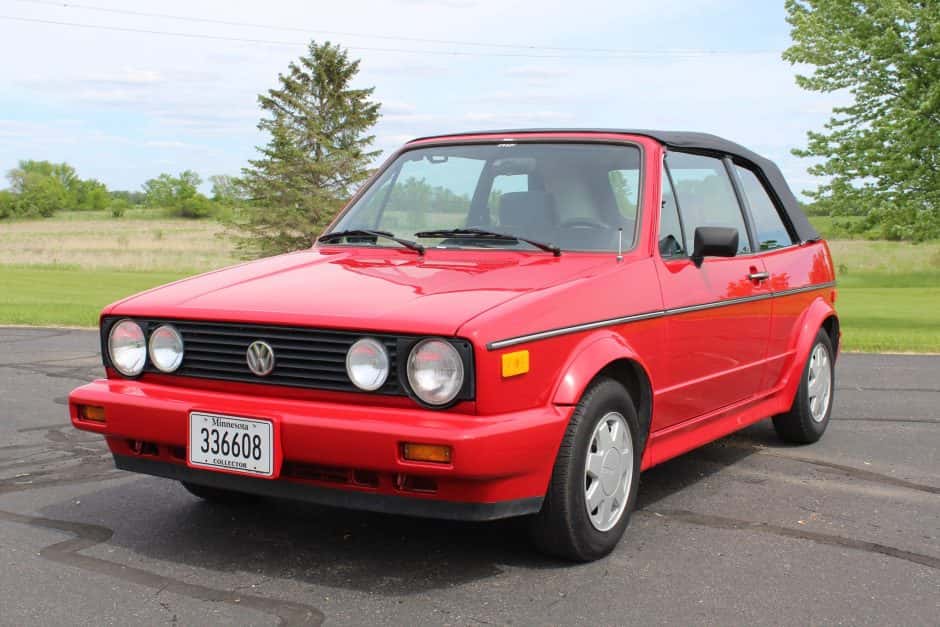 1988 Volkswagen Golf/Rabbit Cabriolet sold for $15,300
