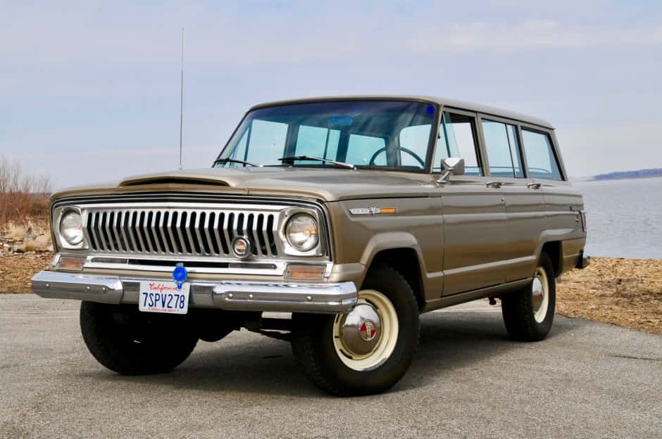 1969 Jeep SJ Wagoneer sold for $14,500