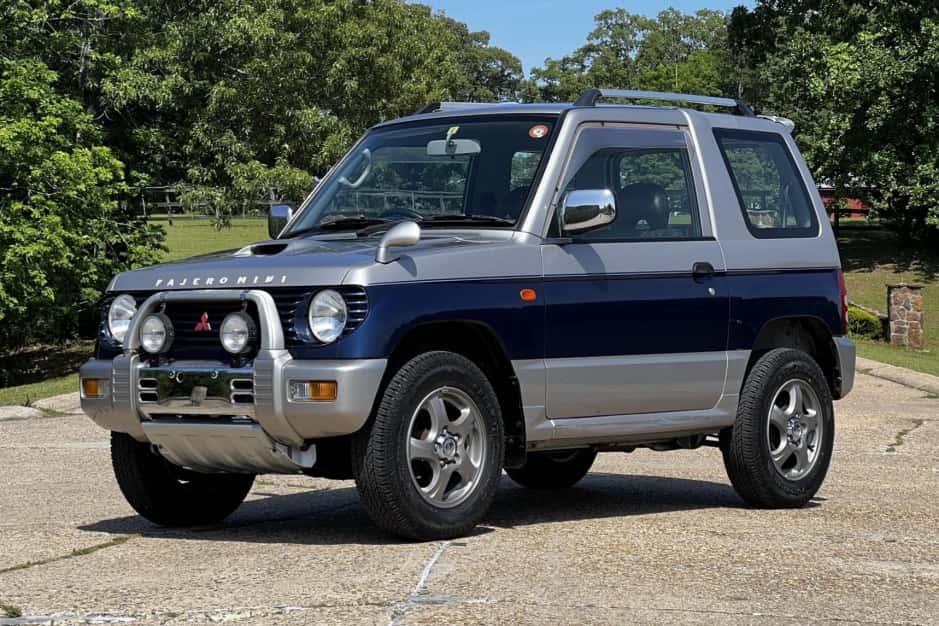 1998 Mitsubishi Pajero & Montero sold for $7,500