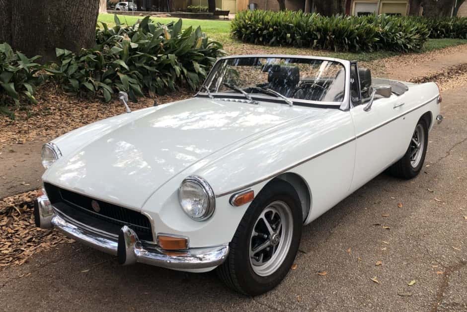 1971 MG MGB sold for $23,000