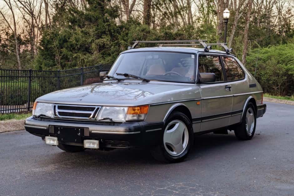 1993 Saab 900 sold for $13,000