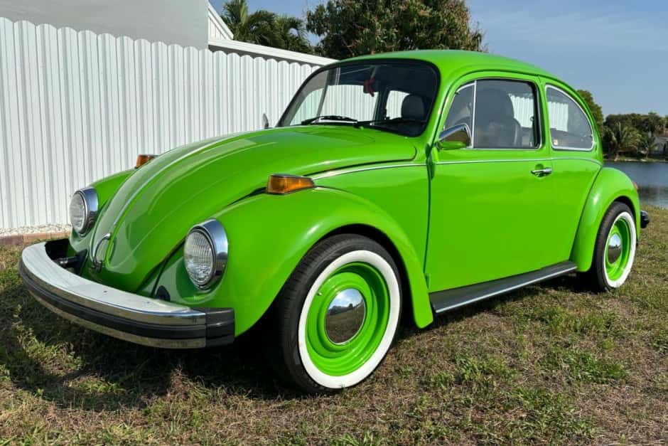 1975 Volkswagen Beetle (1958-1979) sold for $9,100