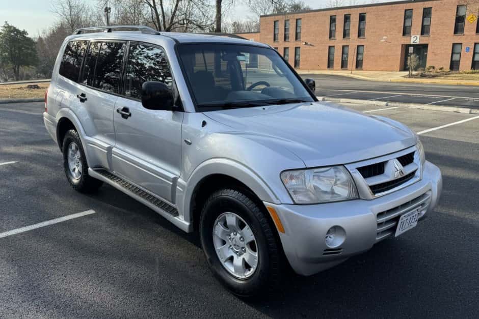 2003 Mitsubishi Pajero & Montero sold for $13,850