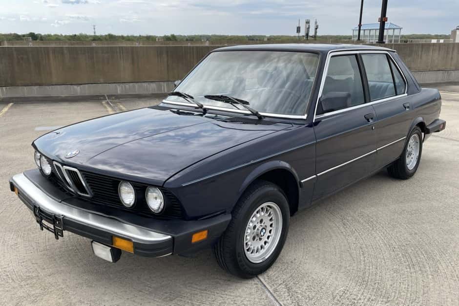 1983 BMW E28 5-Series sold for $4,200