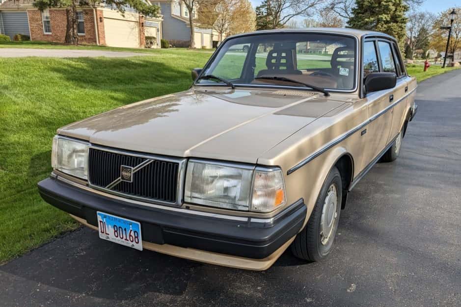 1987 Volvo 240 sold for $9,600