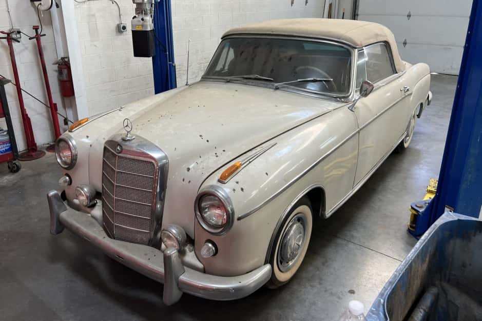 1961 Mercedes-Benz W111 Coupe & Cabriolet sold for $58,000