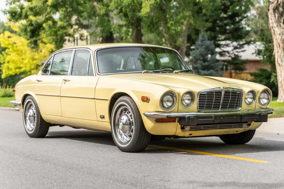 1974 Jaguar XJ Series 2 (1974-1979) sold for $10,750