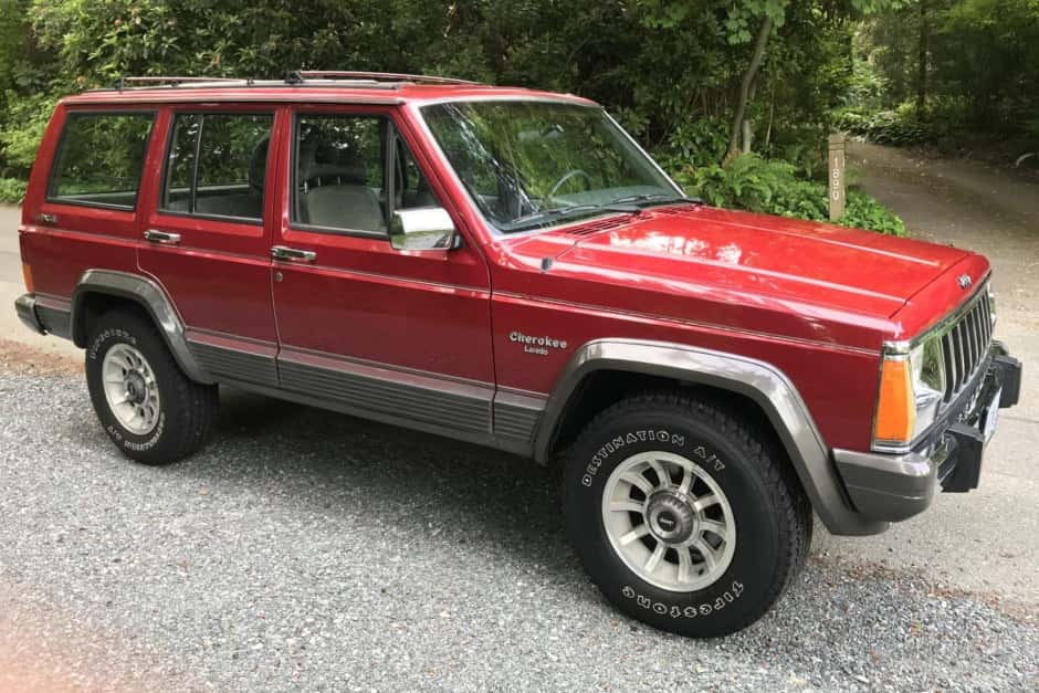 1989 Jeep XJ Cherokee sold for $15,200