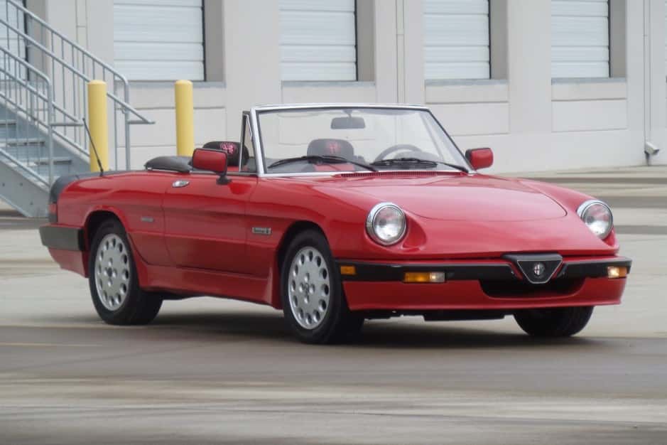 1986 Alfa Romeo 105/115 Spider Series 3 sold for $8,200