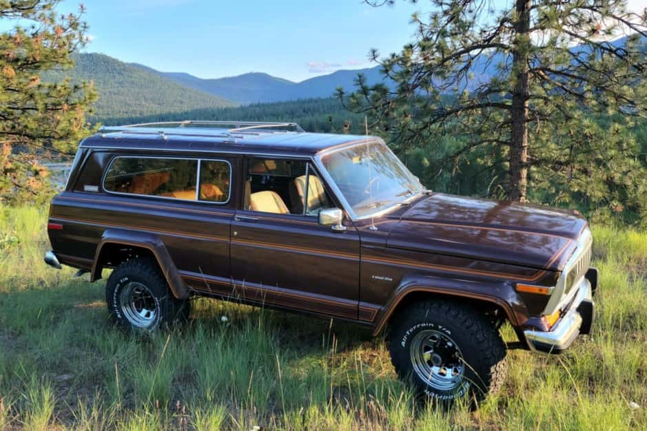 1982 Jeep SJ Cherokee sold for $25,500