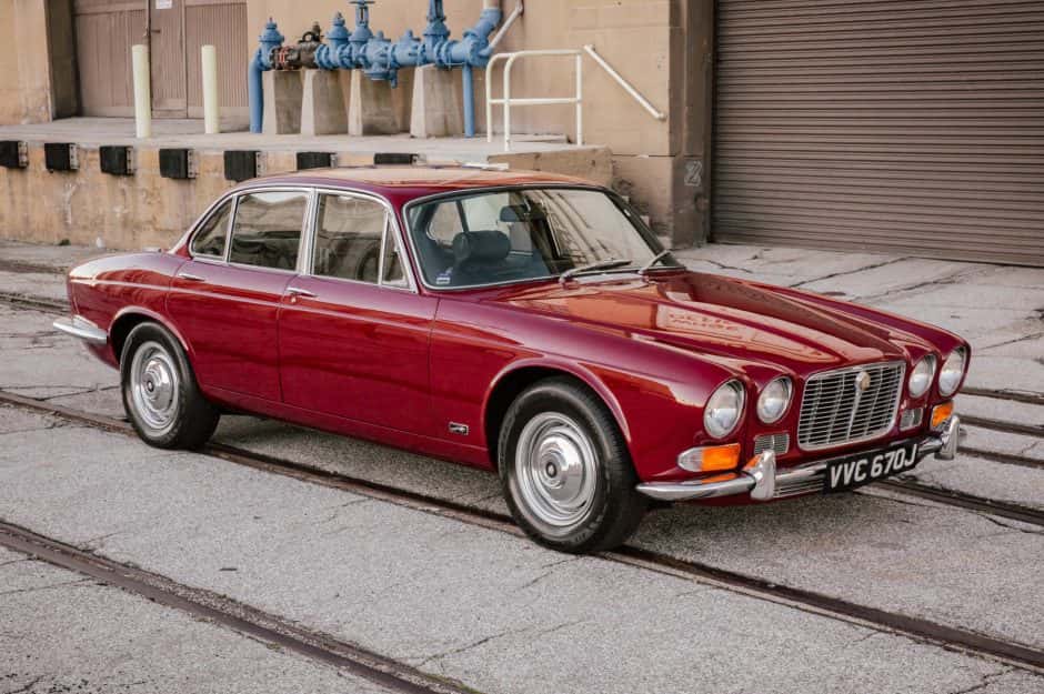 1971 Jaguar XJ Series 1 (1968-1973) sold for $12,450