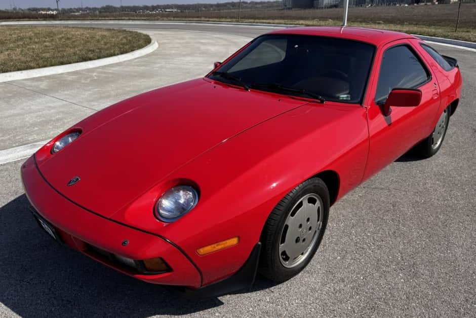 1983 Porsche 928 sold for $32,750