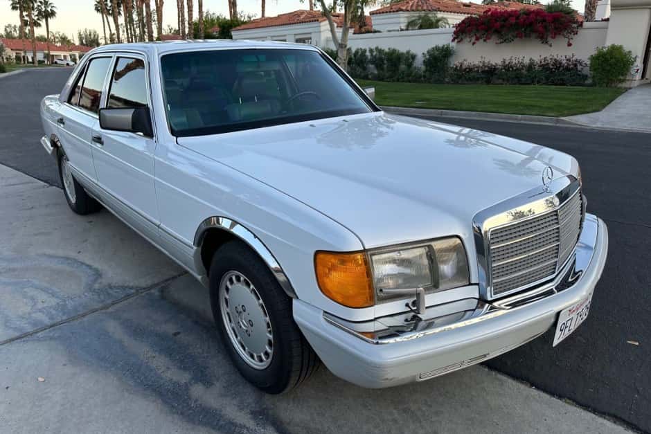 1991 Mercedes-Benz W126 S-Class sold for $16,250