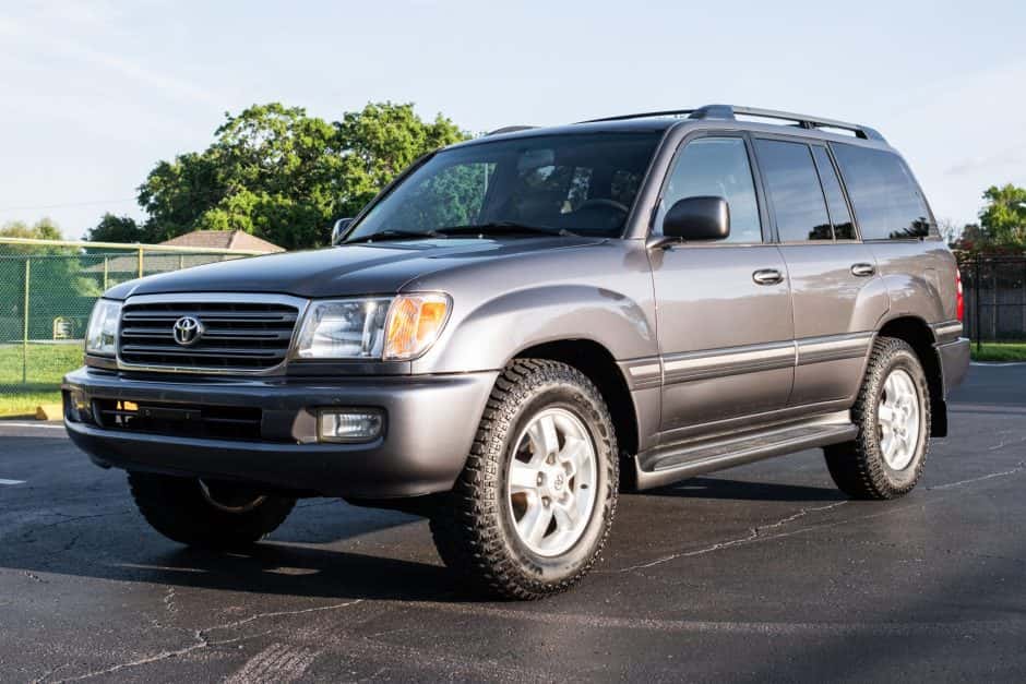 2004 Toyota Land Cruiser 100-Series sold for $16,750