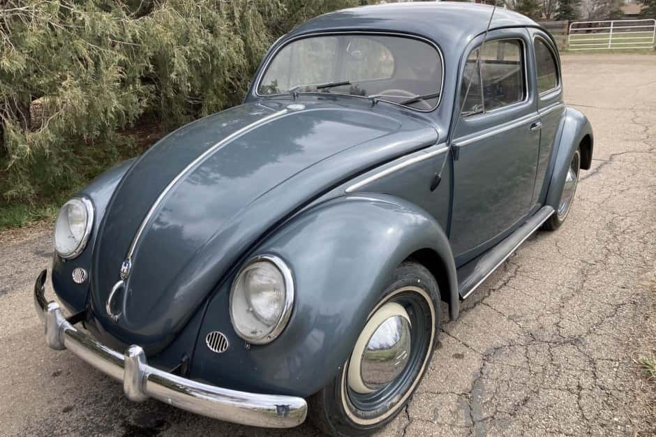 1955 Volkswagen Beetle (Oval Window) sold for $16,000