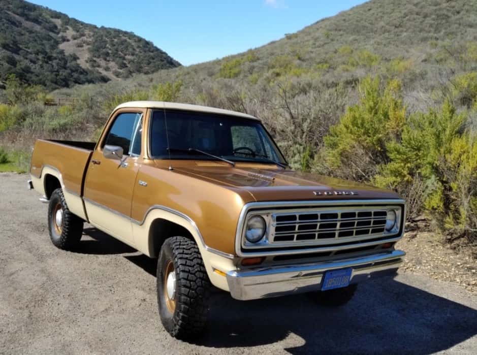 1975 Dodge D-Series (1972-1980) sold for $10,500