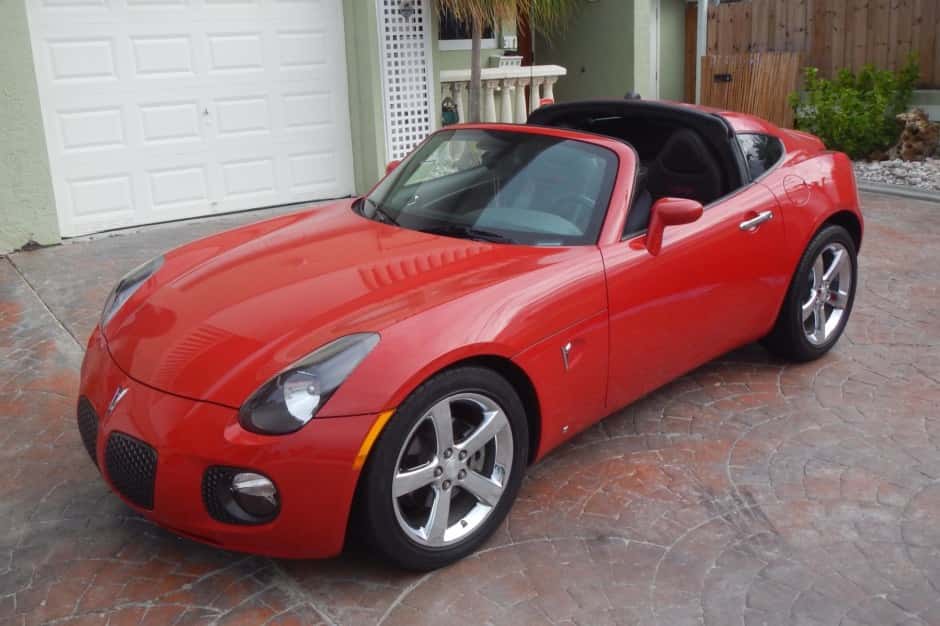 2009 Pontiac Solstice sold for $16,500