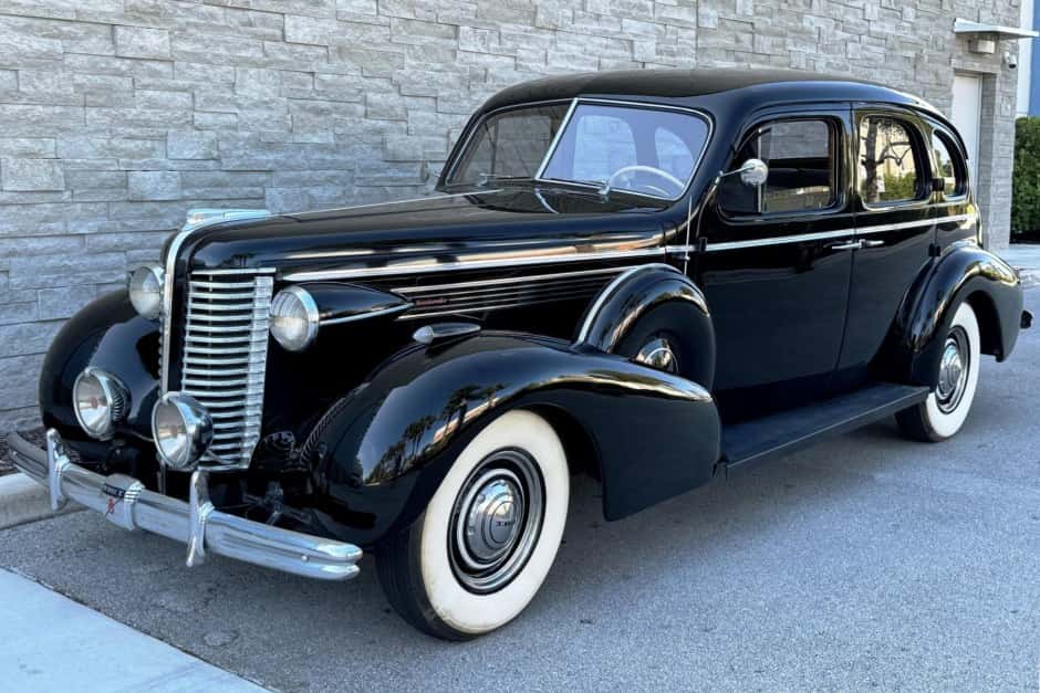 1938 Buick Roadmaster sold for $25,250