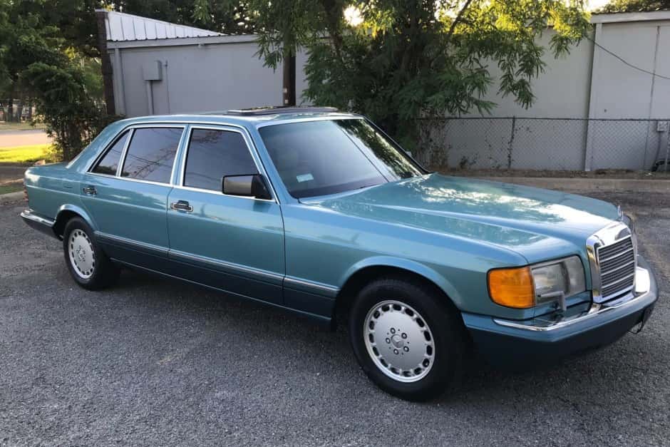 1991 Mercedes-Benz W126 S-Class sold for $14,500