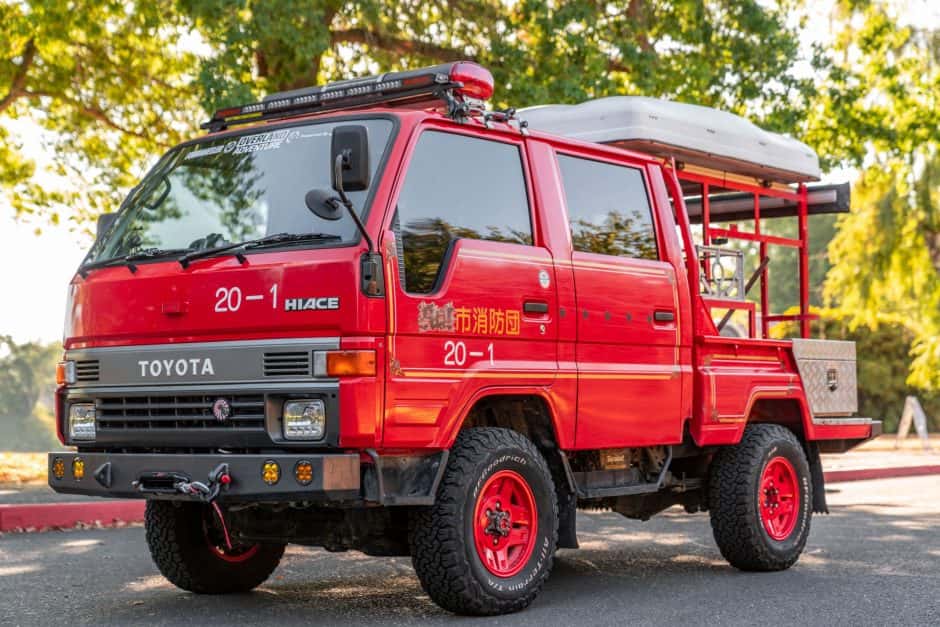 1992 Toyota HiAce sold for $32,750