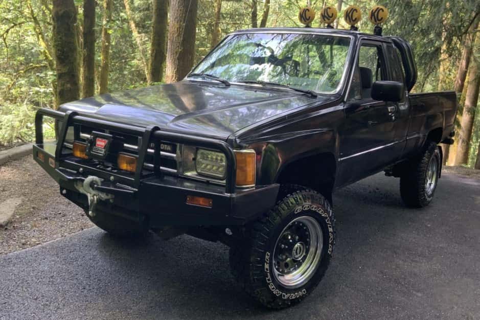 1986 Toyota Pickup (N50/N60/N70 1984-1988) sold for $16,000