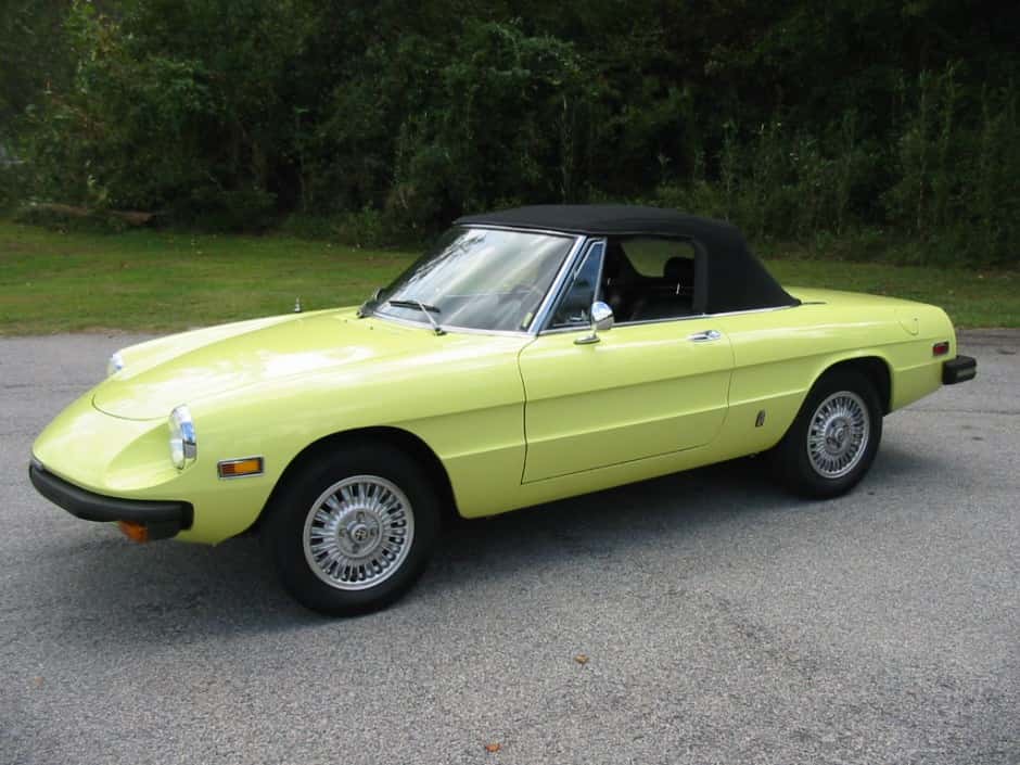 1976 Alfa Romeo 105/115 Spider Series 2 sold for $13,000