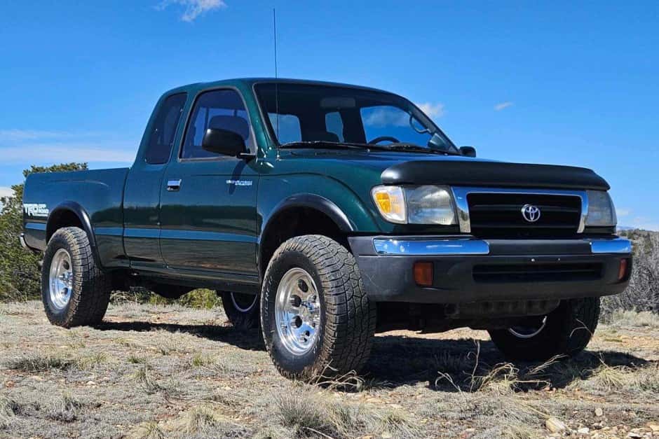 1999 Toyota Tacoma (N1X0 1995-2005) sold for $16,500