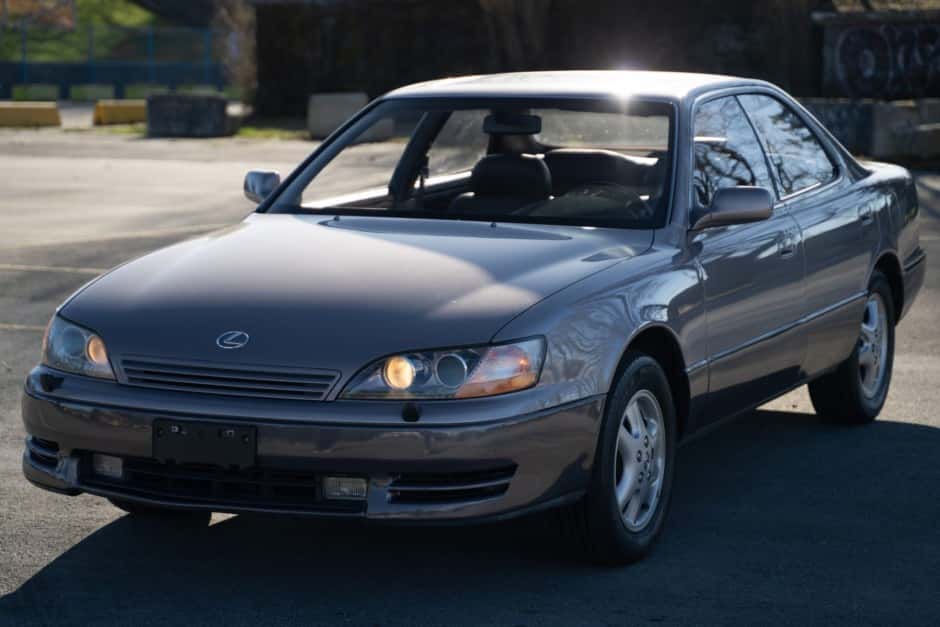 1996 Lexus ES sold for $8,100