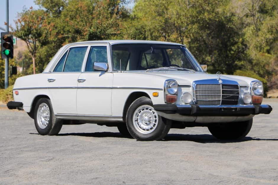 1974 Mercedes-Benz W114 & W115 sold for $4,800