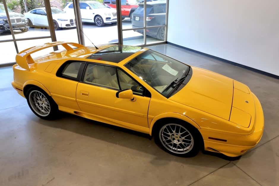 2002 Lotus Esprit sold for $99,575
