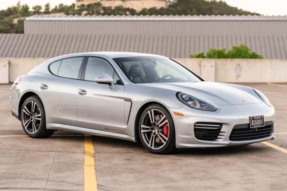 2014 Porsche Panamera sold for $31,750