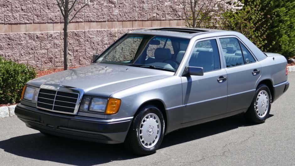 1991 Mercedes-Benz W124 E-Class sold for $20,000