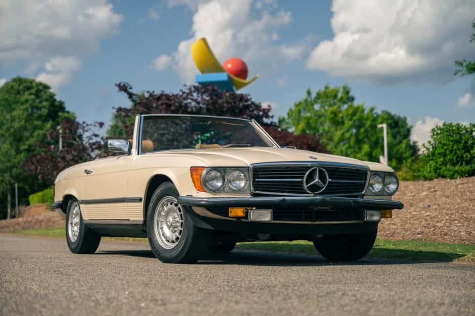 1982 Mercedes-Benz R107 SL sold for $12,373