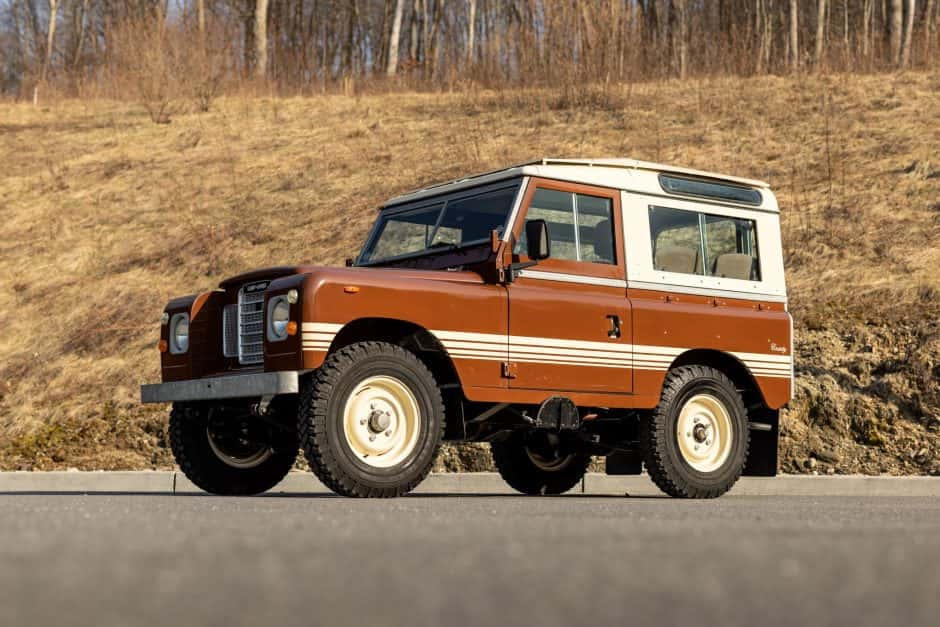 1982 Land Rover Series 88 sold for $28,500