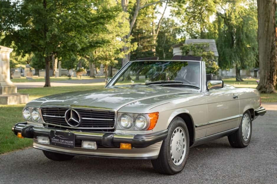 1987 Mercedes-Benz R107 SL sold for $30,600