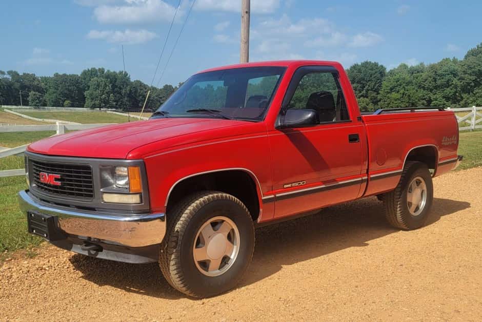 1995 GMC Sierra (GMT400 1988-2002) sold for $16,000