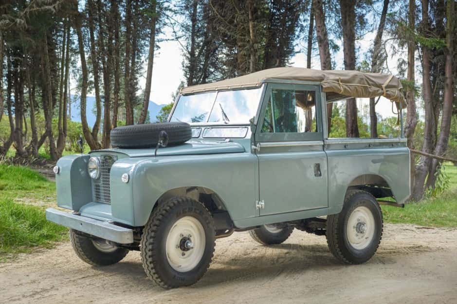 1968 Land Rover Series 88 sold for $35,250