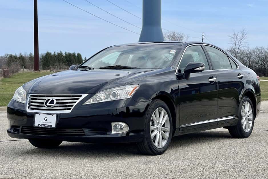 2011 Lexus ES sold for $22,250