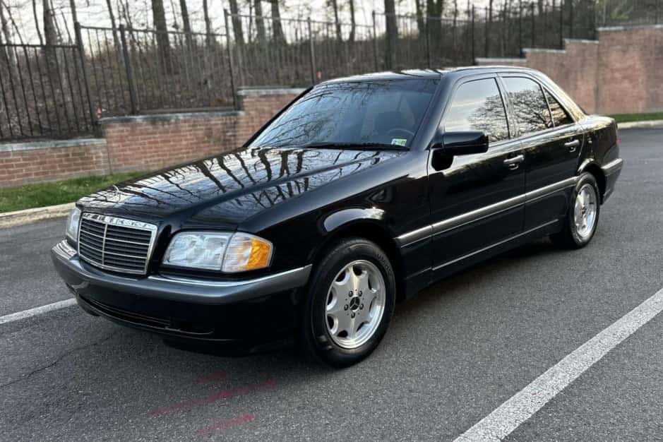 1998 Mercedes-Benz W202 C-Class sold for $12,000