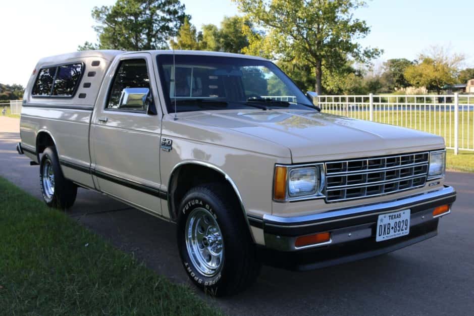 1984 Chevrolet S-10 (1982-1993) sold for $5,700