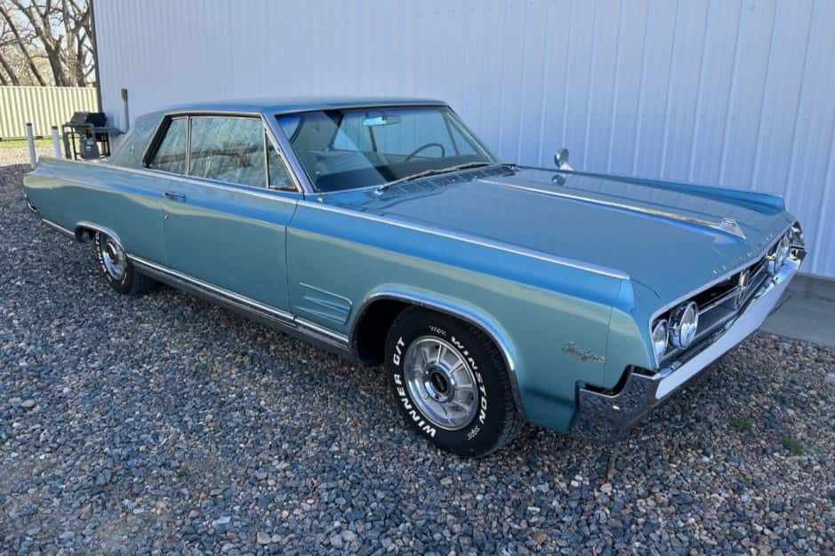 1964 Oldsmobile Starfire sold for $14,250