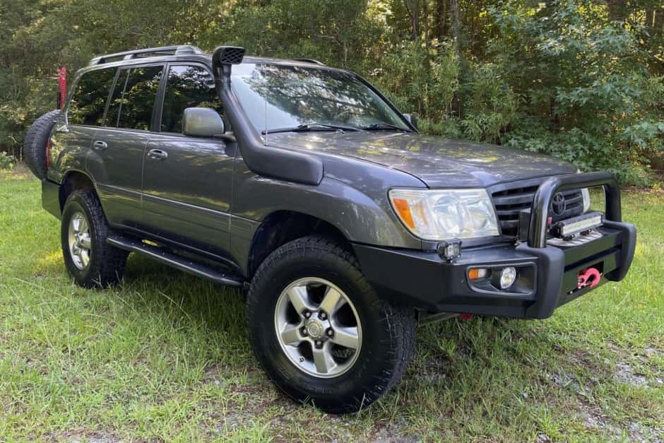 2006 Toyota Land Cruiser 100-Series sold for $28,250
