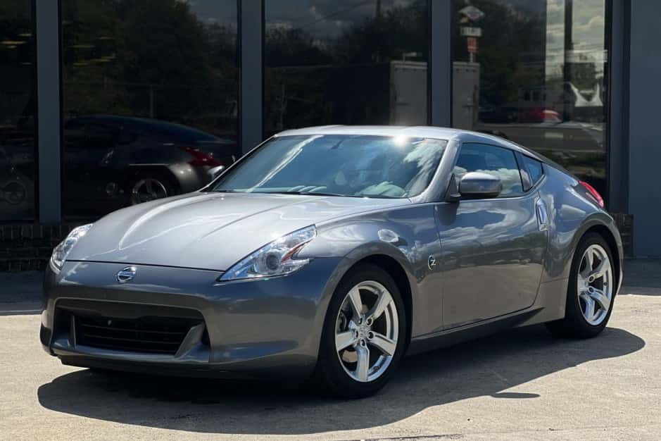 2011 Nissan 370Z sold for $26,120