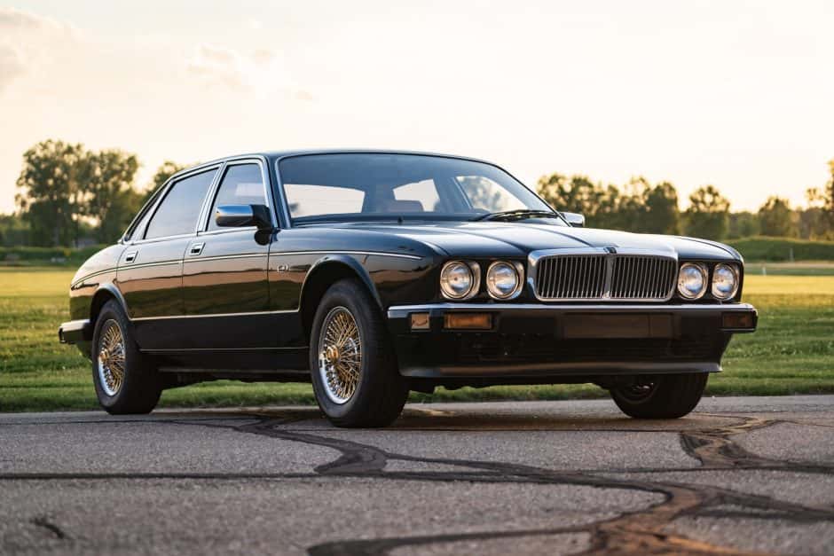 1989 Jaguar XJ40 XJ (1988-1994) sold for $5,555