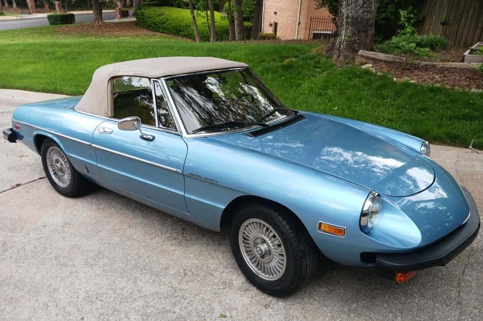 1981 Alfa Romeo 105/115 Spider Series 2 sold for $10,000